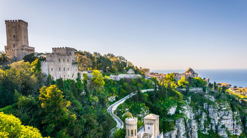 Dedina Erice na Sicílii v blízkosti Trapani,...