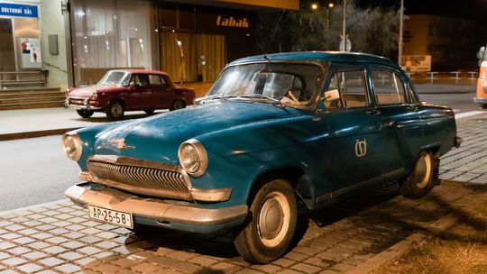 Hlavným hrdinom novej minisérie je auto.