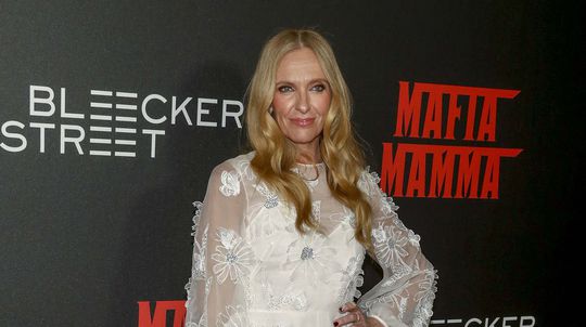 Herečka Toni Collette na premietaní projektu...