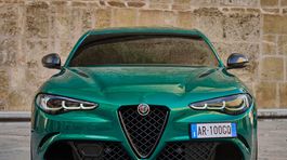 Alfa Romeo Giulia Quadrifoglio 100th Anniversary 4