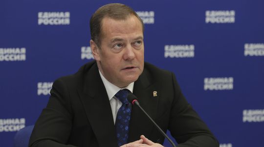Medvedev vyzval na anexiu Odesy a obsadenie Kyjeva. Brusel mu odporúča vyhľadať psychológa
