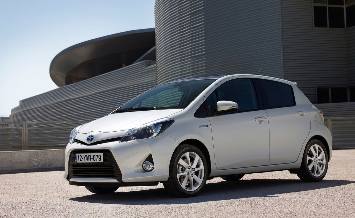 Toyota Yaris Hybrid 2013