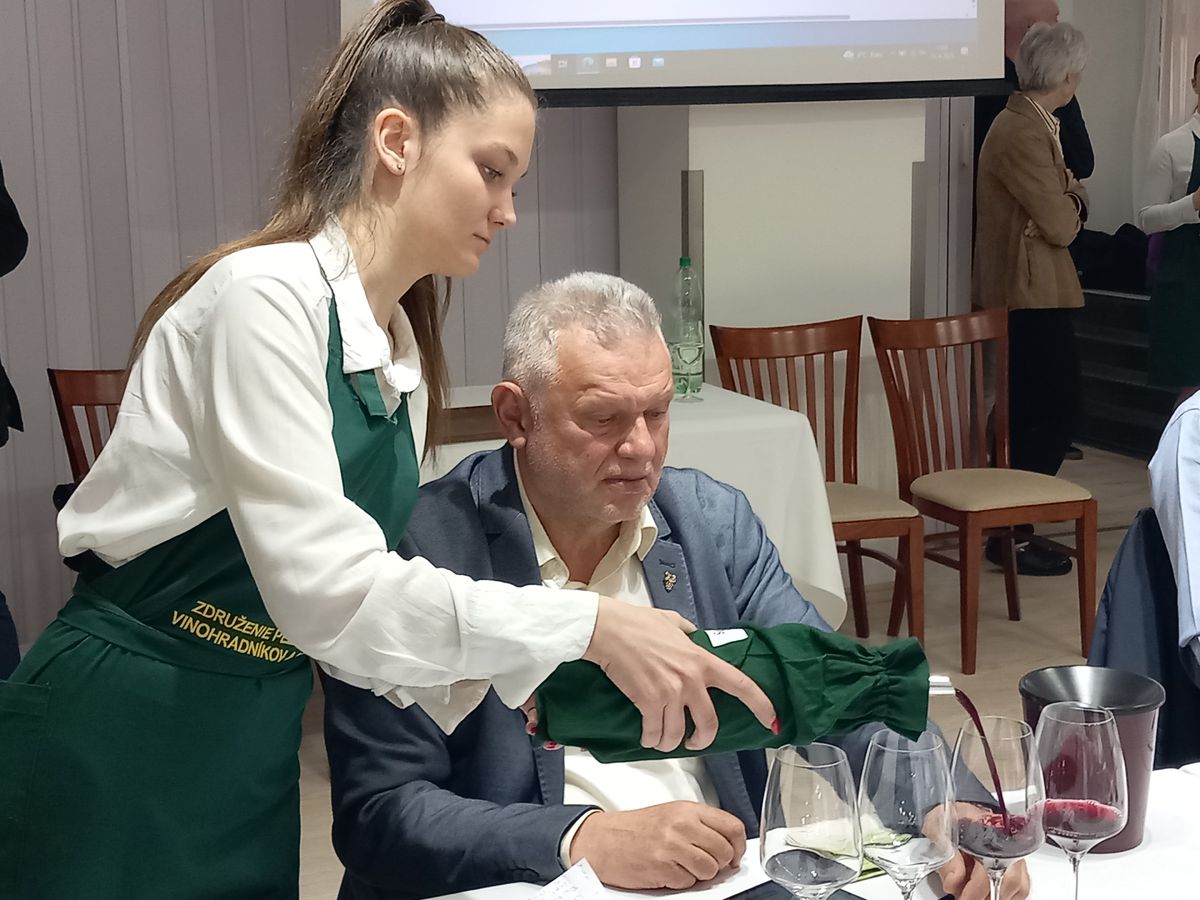 Vinár Milan Pavelka hodnotil vína súperiace o...