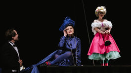 Divadlo Arena Je dolezite mat Filipa jana Oľhová Martin Hronský Natália Puklušová