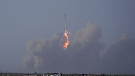 Najsilnejšia vesmírna raketa v dejinách Starship niekoľko minút po štarte vybuchla