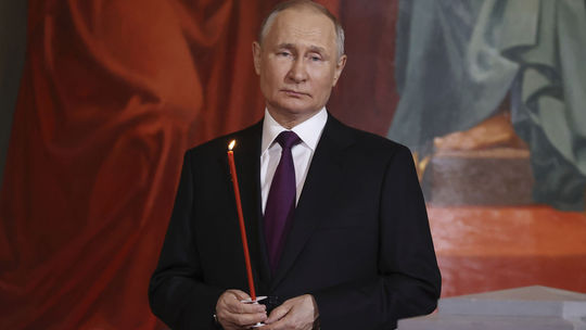 Jazvy na krku? Fotky opäť rozdúchali špekulácie o Putinovom zdraví