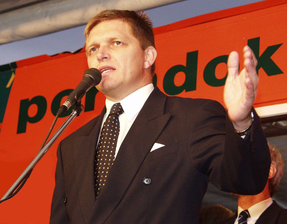 September 2002. Robert Fico na predvolebnom...