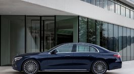 Mercedes-Benz E-Class - 2023