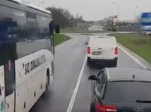 Kierowca autobusu jechał jak rozbójnik