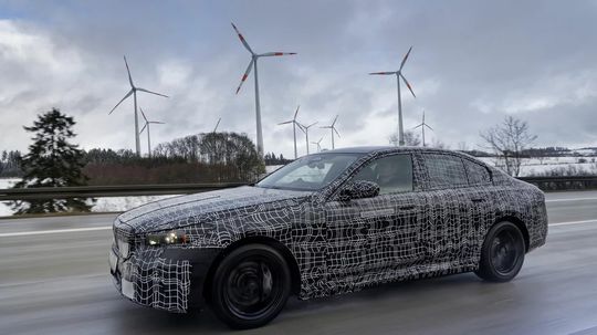 BMW 5 - testovacie prototypy 2023