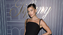 Hailey Bieber 