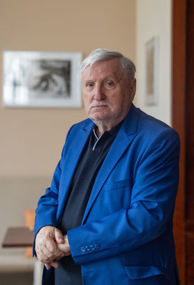 Básnik Kamil Peteraj