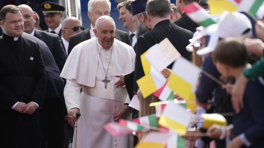 Pápež František navštívil Maďarsko. Orbán: Bez kresťanstva by sme neboli
