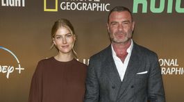 Taylor Neisen a jej partner - herec Liev Schreiber