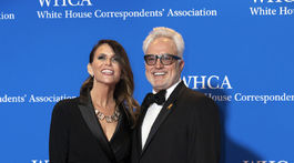 Herečka Amy Landecker a herec Bradley Whitford.