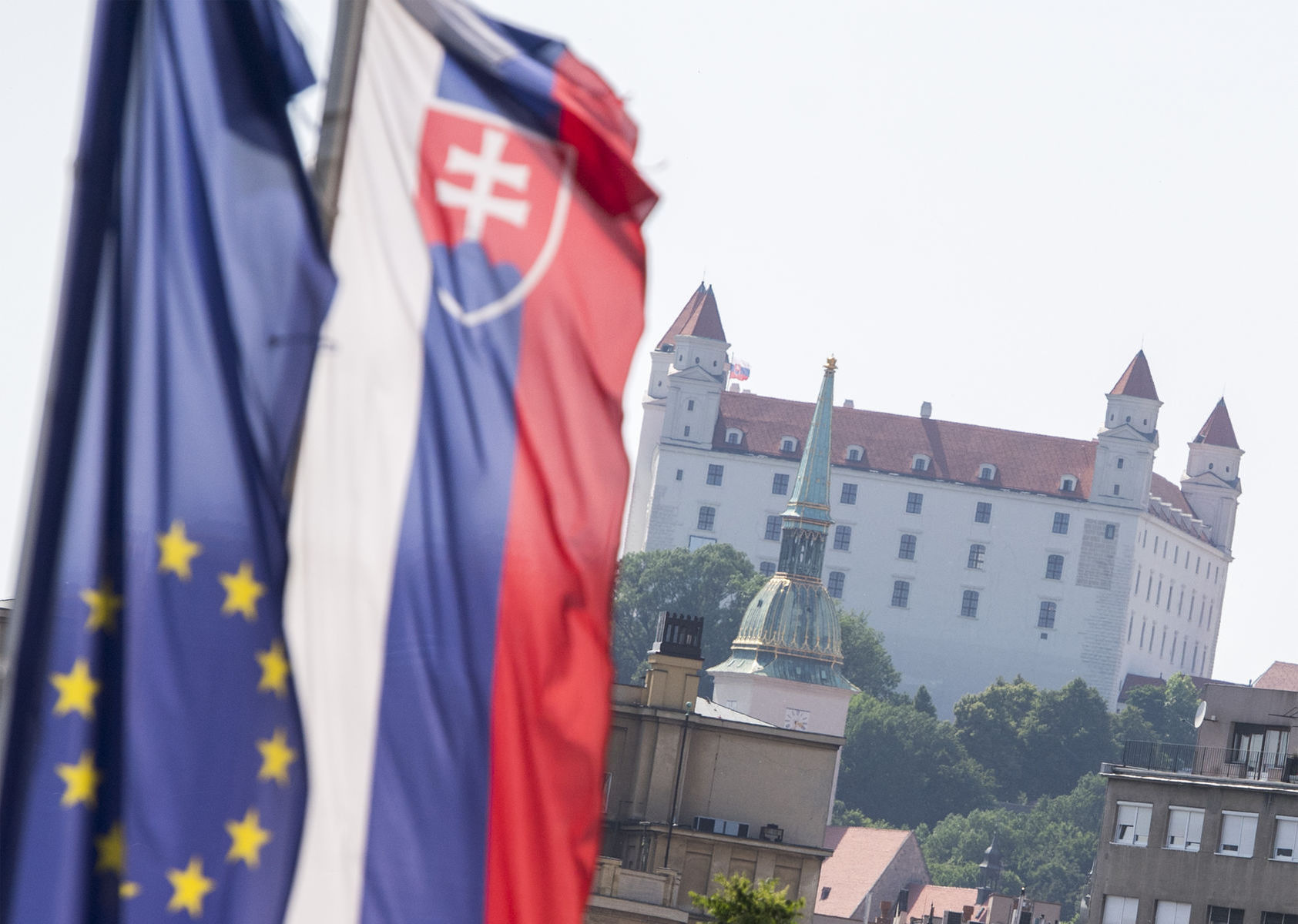 Bratislava hrad vlajky eú svk