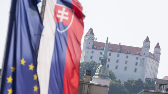 Až 82 percent Slovákov si myslí, že EÚ je dôležitá pri podpore právneho štátu, vychádza z prieskumu