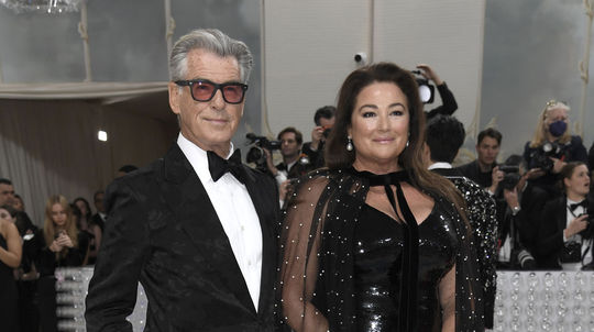 Herec Pierce Brosnan a jeho manželka Keely...