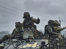ONLINE: Ukrajina začala rozsiahlu ofenzívu na piatich úsekoch frontu, hlásia Rusi. Kyjev mlčí