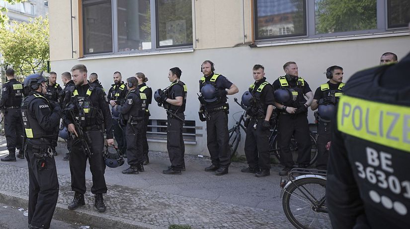 nemecko útok nožom polizei