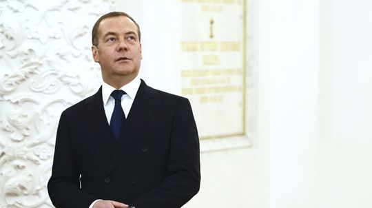 Medvedev: Moskva sa bude usilovať pomstiť sa za sankcie Západu