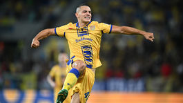 18 Nikola Krstovič