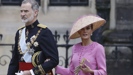 Španielsky kráľ Felipe a kráľovná Letizia,...