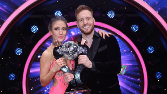 Jana Kovalčiková a Vilém Šír ako víťazný pár 8....