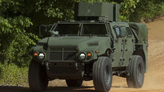 Ministerstvo vyzbrojí Ozbrojené sily SR novými 160 taktickými vozidlami z fondu USA