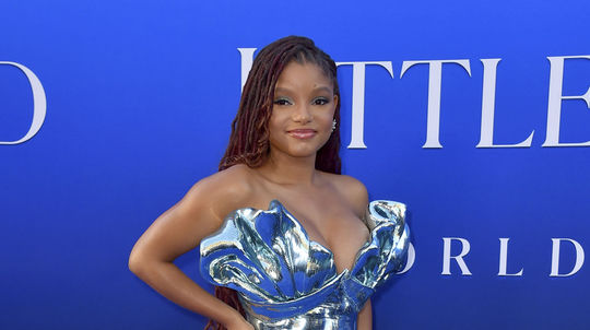 Herečka a predstaviteľka morskej panny Ariel -...