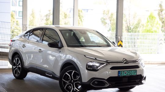 Citroën ë-C4 X - test 2023