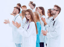medici, lekári, zdravotníci, študenti