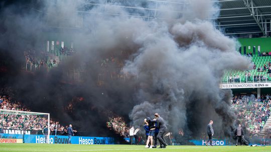Suslov bol pri pekle, zápas s Ajaxom ukončili. Chuligáni vystrájali aj v Dánsku, nešetrili ani starenku