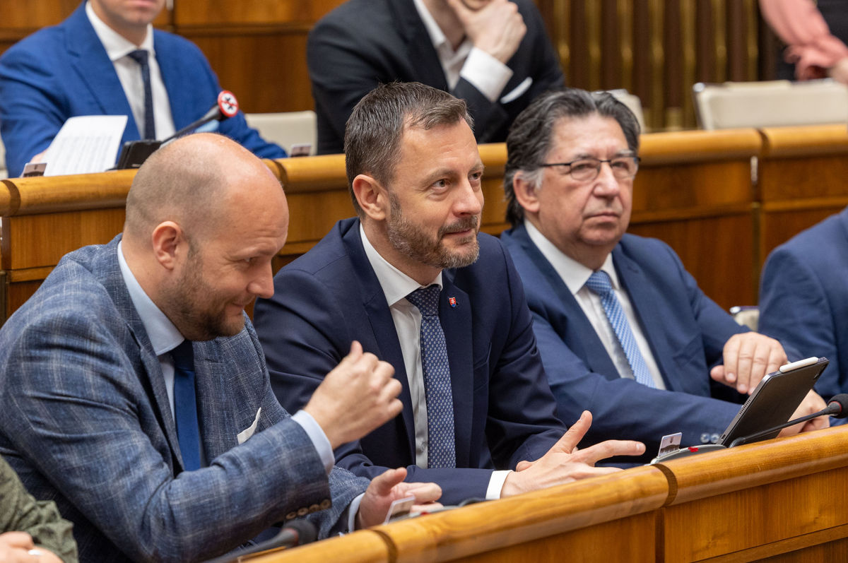 Staronoví poslanci Eduard Heger, Jaroslav Naď a...