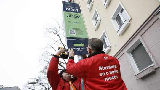 V Bratislave spúšťajú nové regulované parkovacie zóny v Novom Meste a v Ružinove