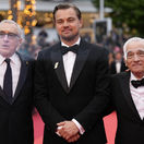 Herec Robert De Niro (vľavo), herec Leonardo DiCaprio a režisér Martin Scorsese.