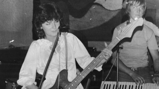 S basgitarou na vystúpení v Prešove.