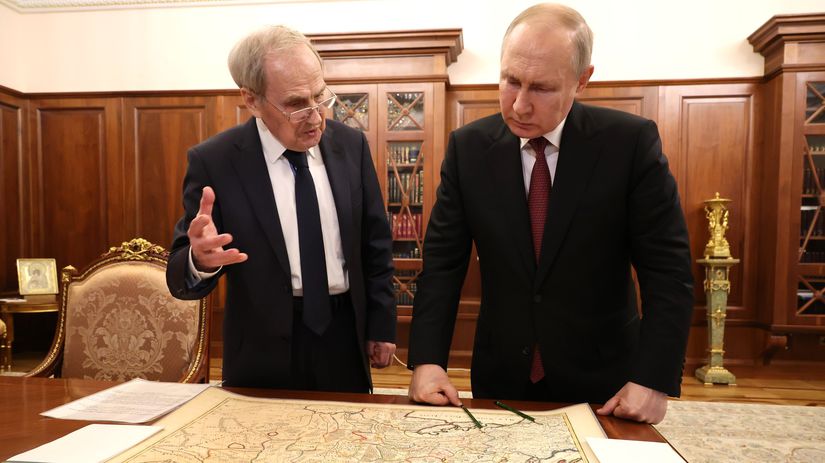 Putin nad mapou