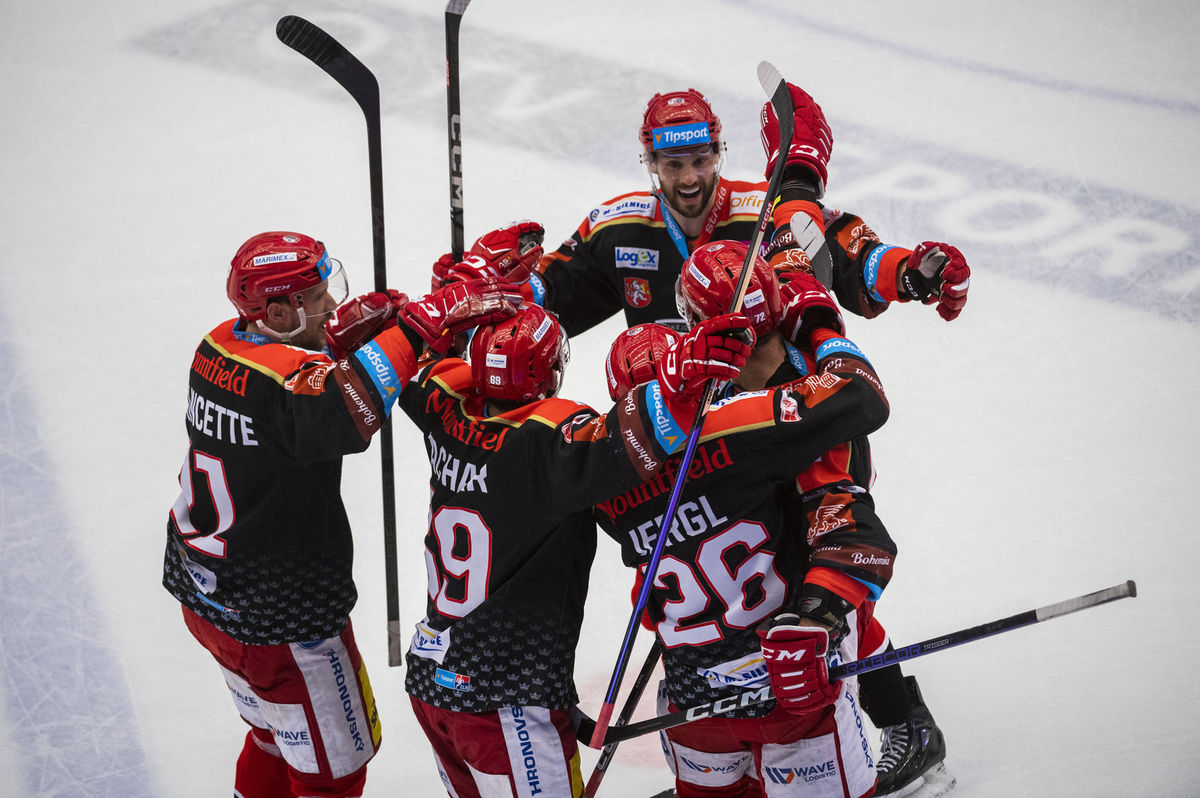 ČR SR Hokej play off finále 4. Třinec Mountfield