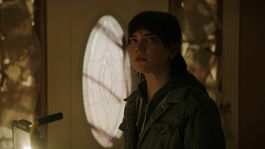 Sophie Thatcher ako Sadie Harper.