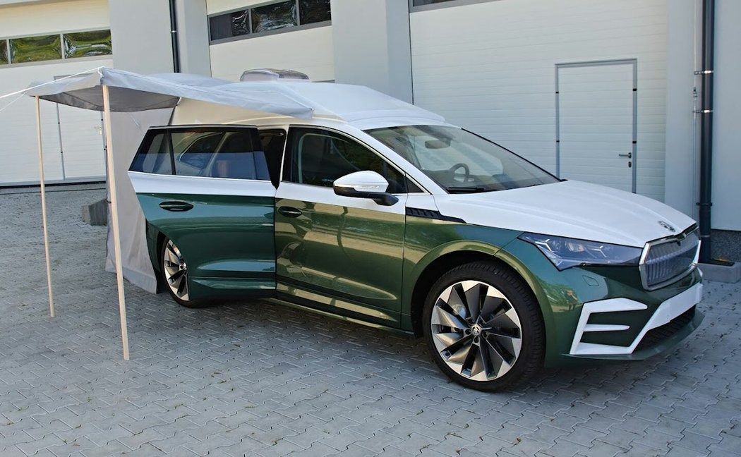 Študenti zmenili Enyaq iV na praktický karavan...