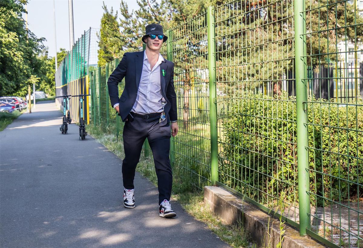 Juraj Slafkovský na ceste do školy, kde ho...