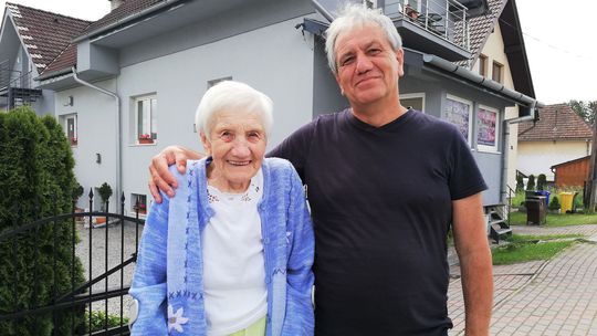 Ondrej Varga s maminou Helenkou, ktorí sa s...