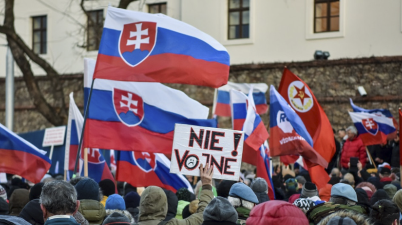 Protesty proti obrannej zmluve s USA 2022.