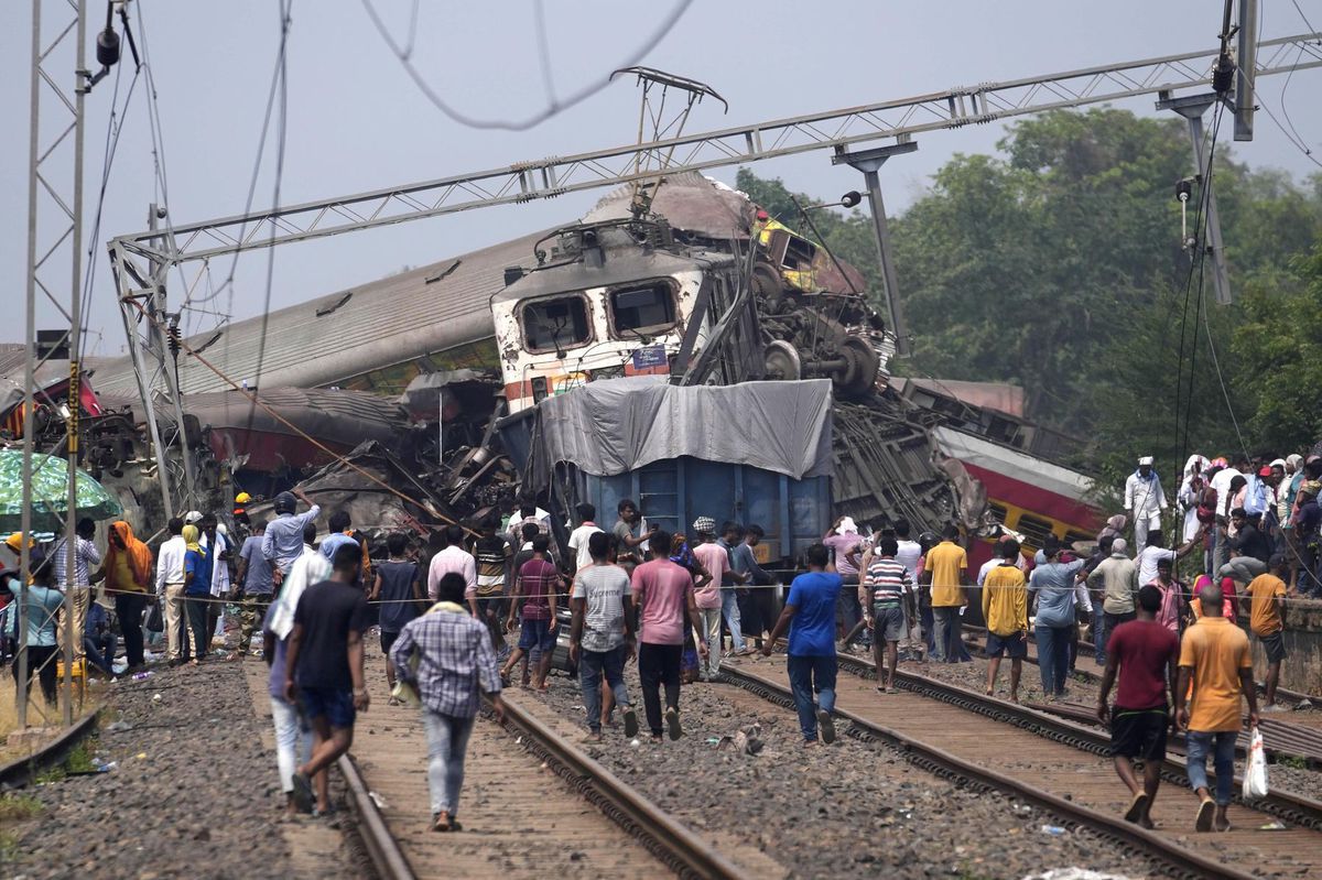 India vlaky zrážka