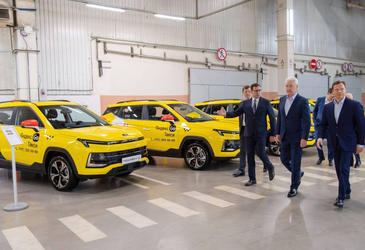 Vedenia Moskviča hľadá spásu v taxislužbách a...