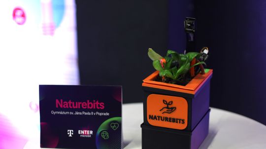 LeafPot, teda inteligentný kvetináč získal prvú...