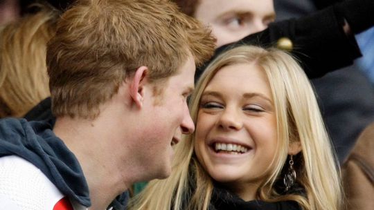 Princ Harry v časoch randenia s Chelsy Davyovou...