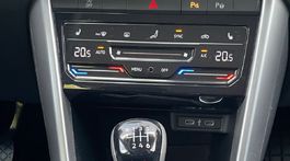 Volkswagen T-Roc Life 1.5 TSI ACT 6G (2023)
