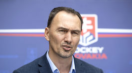 Šatan ako šéf zväzu? V zásadnej veci sa nezhodneme. Hokejky a zrušené poplatky sú alfa a omega